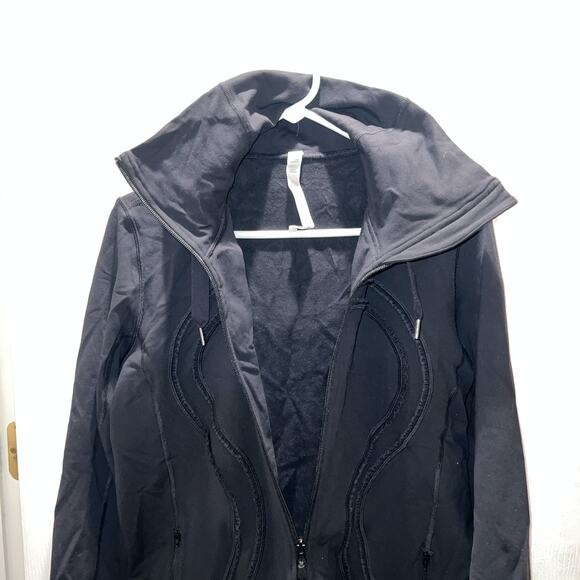 Lululemon Hooded Jacket, 18% Spandex Stretch, Ruffles Mid Length, Thumb Holes 12 - Picture 4 of 12